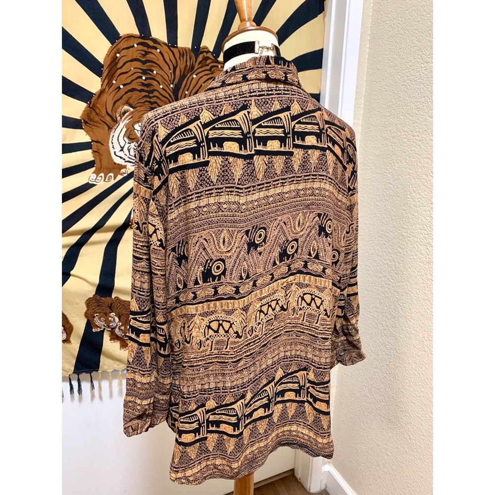 🌈 Stylish Vintage elephant top - Picture 6 of 8